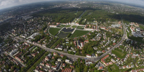  Erben des Elternhauses wird zur finanziellen Belastung. Erfahren Sie mehr �ber die hohen Immobilienpreise in einer der begehrtesten Wohnlagen M�nchens, dem Stadtteil Nymphenburg mit seinem historischen Schloss aus der Luft betrachtet. Felix H�rhager