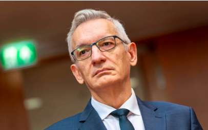 Ein zweiter hochrangiger BND-Mitarbeiter wurde ebenfalls festgenommen. Er war bis im Fr�hjahr 2026 angestellt und arbeitete auch unter dem amtierenden BND-Chef Martin J�ger (im Bild)